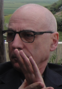 ti einai i emvia yli