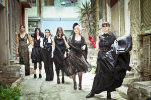 To spiti tis Bernarda Alba theatriki parastasi