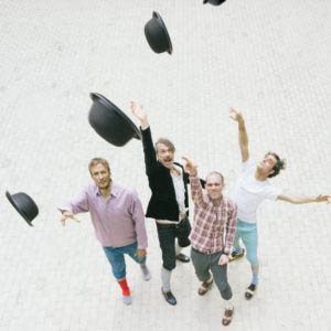 perimenontas ton Godot